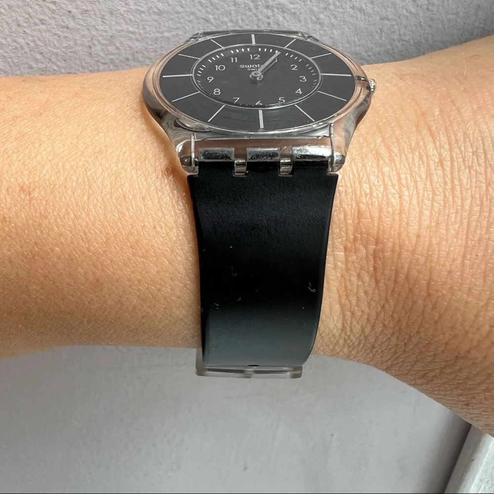 UNISEX water resistant slim watch IN BOX
